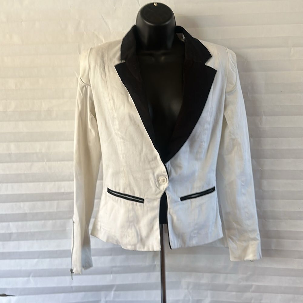Cool Wear Women's White/Black One Button Blazer Jacket Size Small Stylish